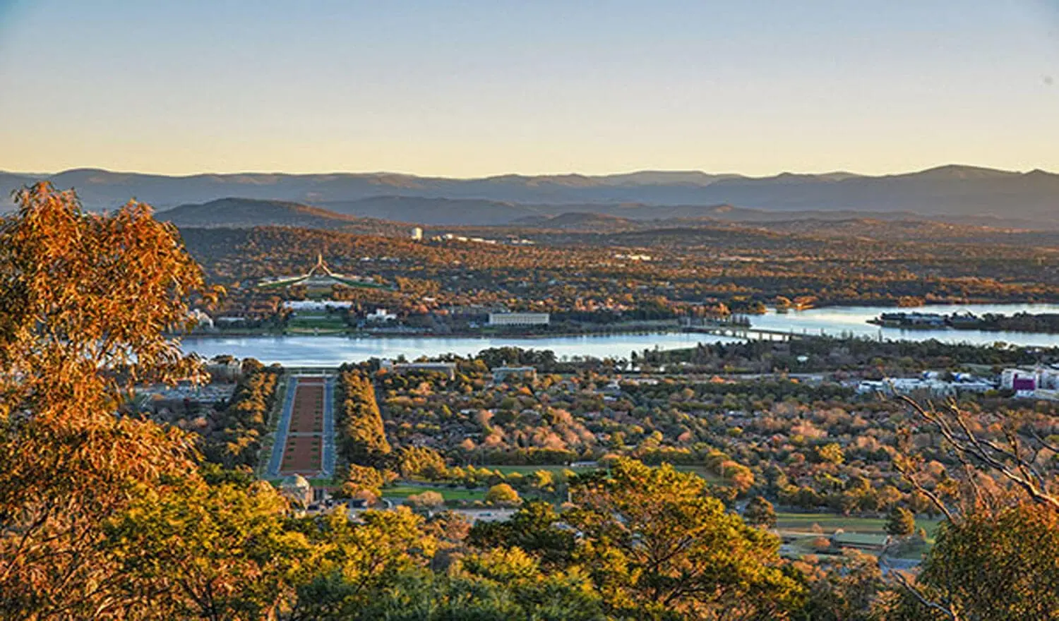 Mt Ainslie Lookout panoramic view of Canberra